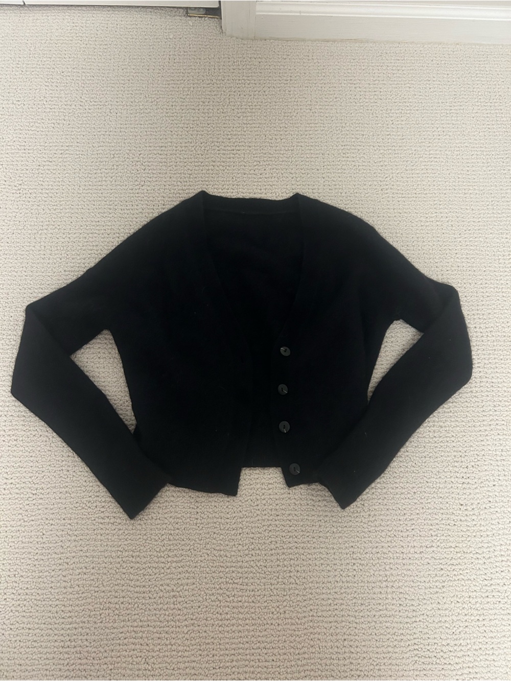 Lululemon Black Cropped V‑Neck Button Cardigan